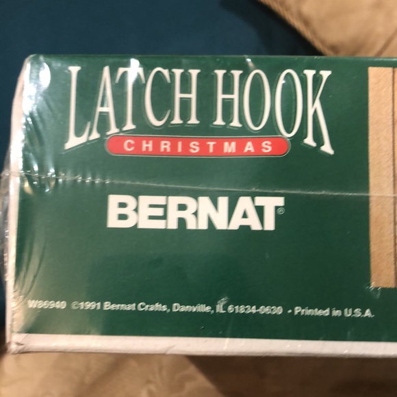 Vintage (1991) Bernat latch hook kit. Christmas - Santa!  Sealed!!! - Picture 4 of 5